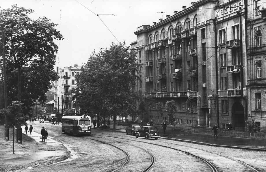 Kiev, MTV-82 Nr. 1282; Kiev — Historical photos