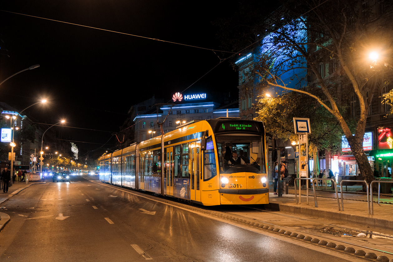 Budapest, Siemens Combino Supra NF12B № 2011