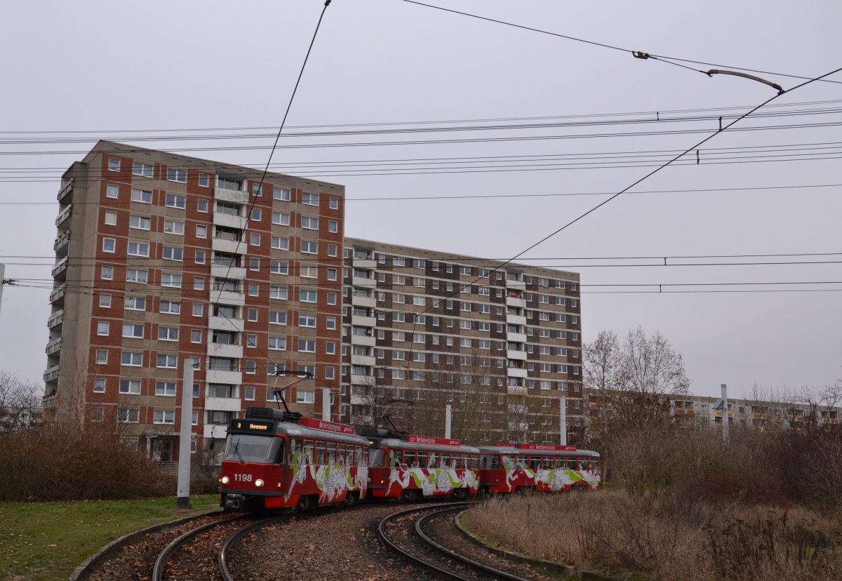 Галле, Tatra T4DC № 1198; Галле, Tatra T4DC № 1160; Галле, Tatra B4DC № 195