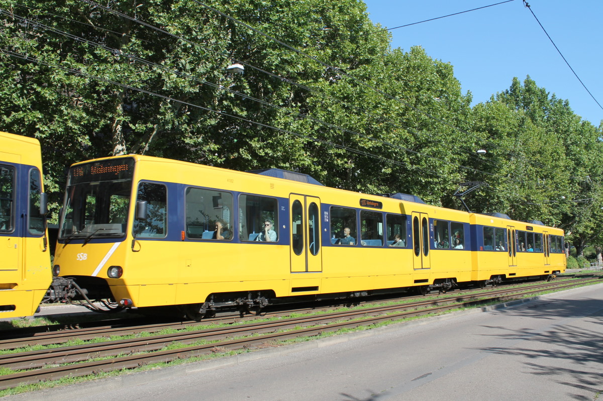Штутгарт, Duewag DT8.S № 4182