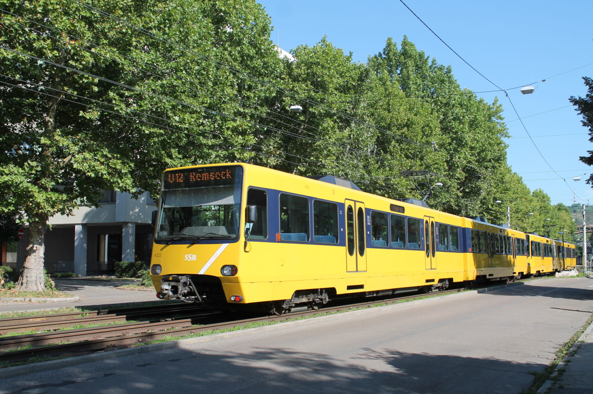 Stuttgart, Duewag DT8.S — 4223 Stuttgart, Duewag DT8.S — 4223