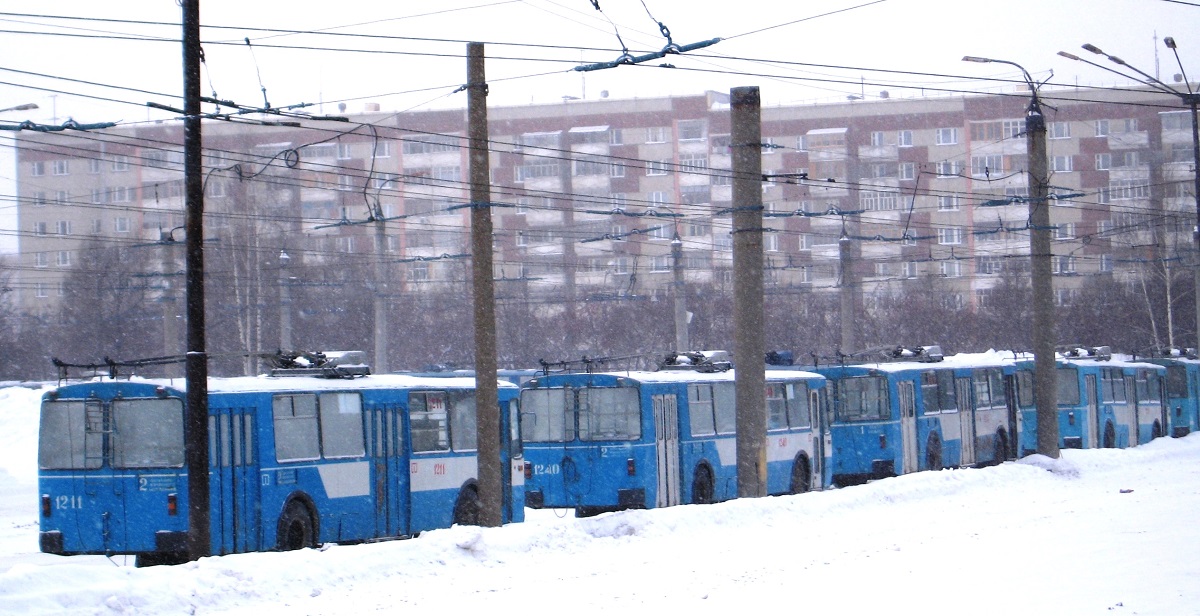 Izsevszk, ZiU-682V — 1211; Izsevszk, ZiU-682V — 1240