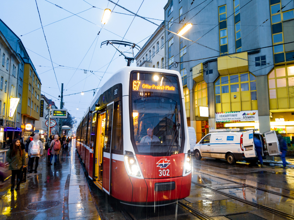 Vienna, Bombardier Flexity Wien (Type D) № 302