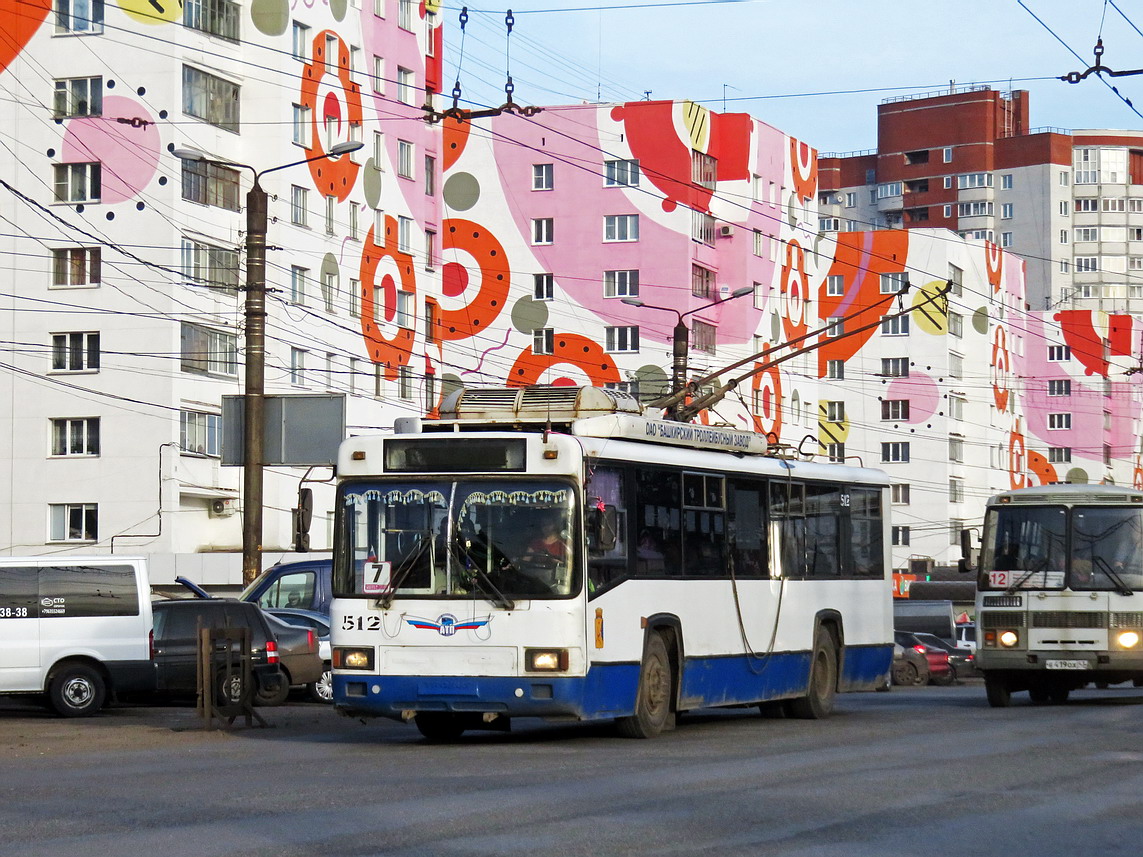 Киров, БТЗ-52764Р № 512