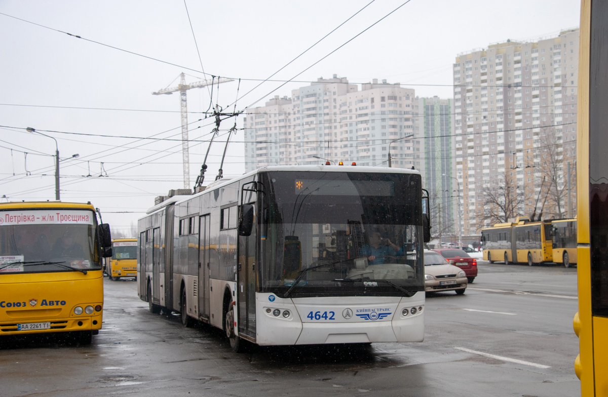 Киев, ЛАЗ E301D1 № 4642