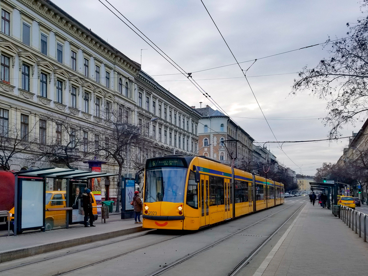 Будапешт, Siemens Combino Supra NF12B № 2023