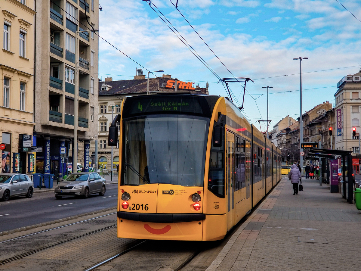 Budapeszt, Siemens Combino Supra NF12B Nr 2016