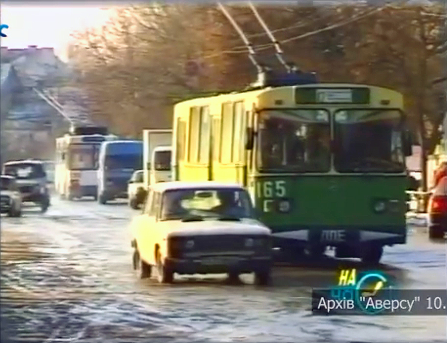 Lutsk, ZiU-682V-012 [V0A] # 165; Lutsk — Screenshots from video