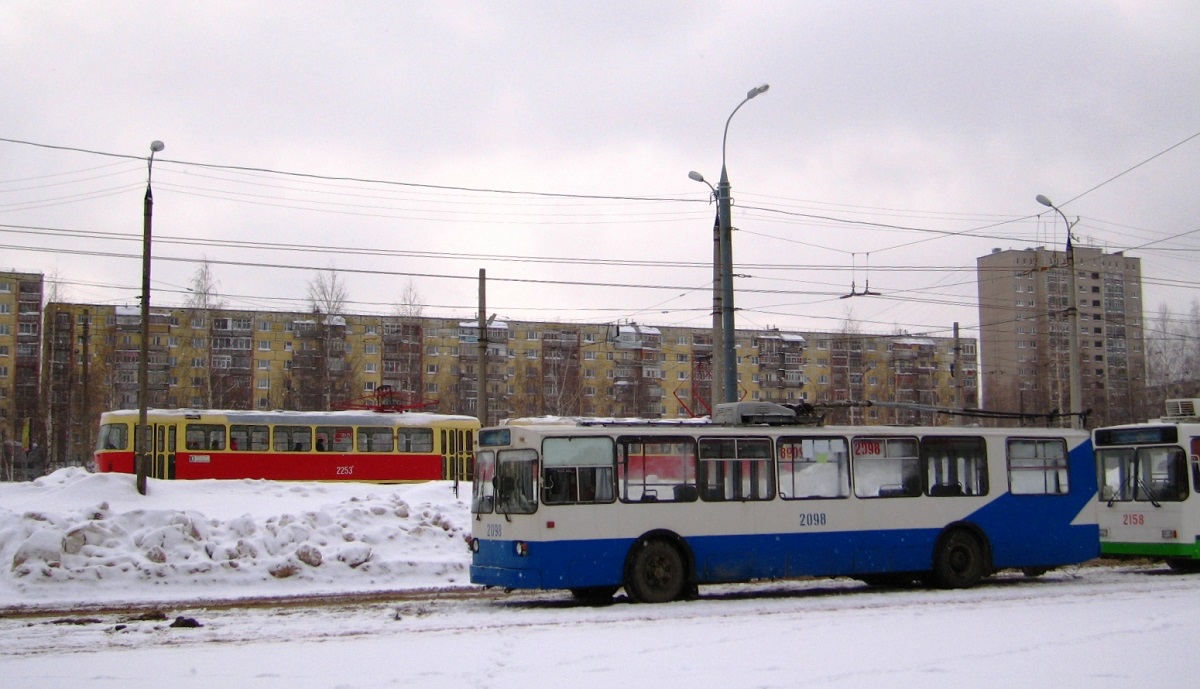 Ижевск, ЗиУ-682В [В00] № 2098