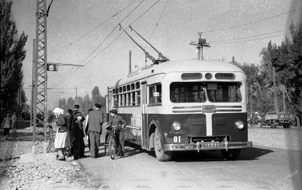 Бишкек, МТБ-82Д № 01; Бишкек — Старые фотографии