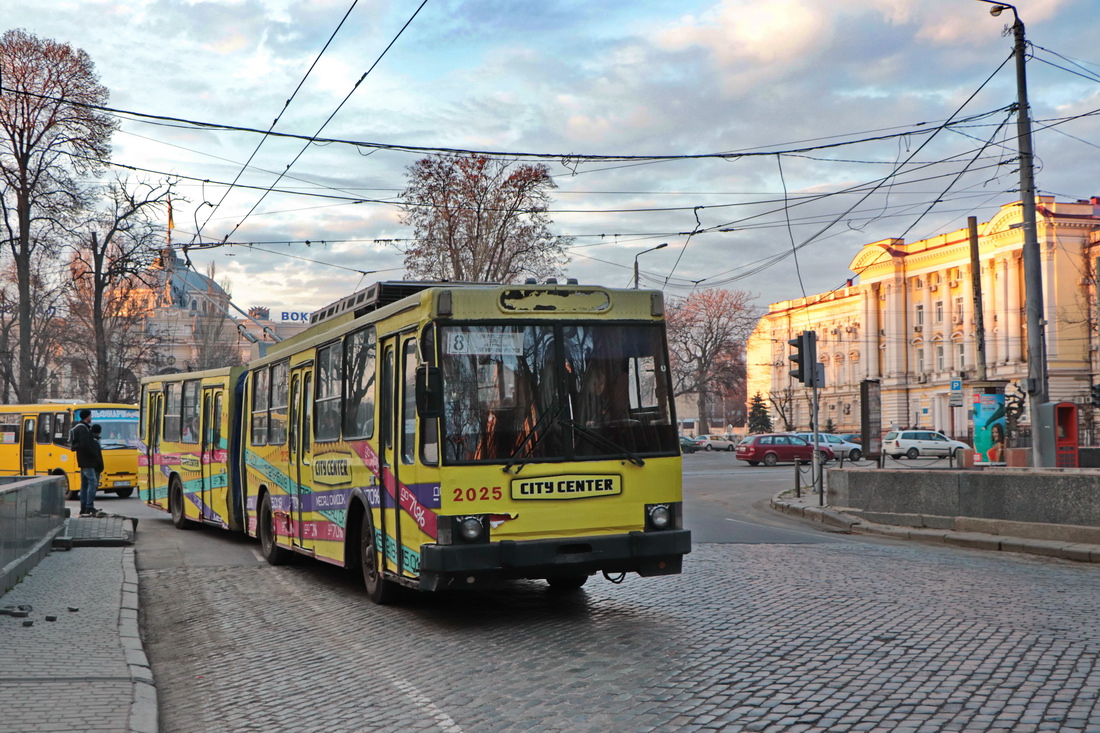 Одесса, ЮМЗ Т1 № 2025