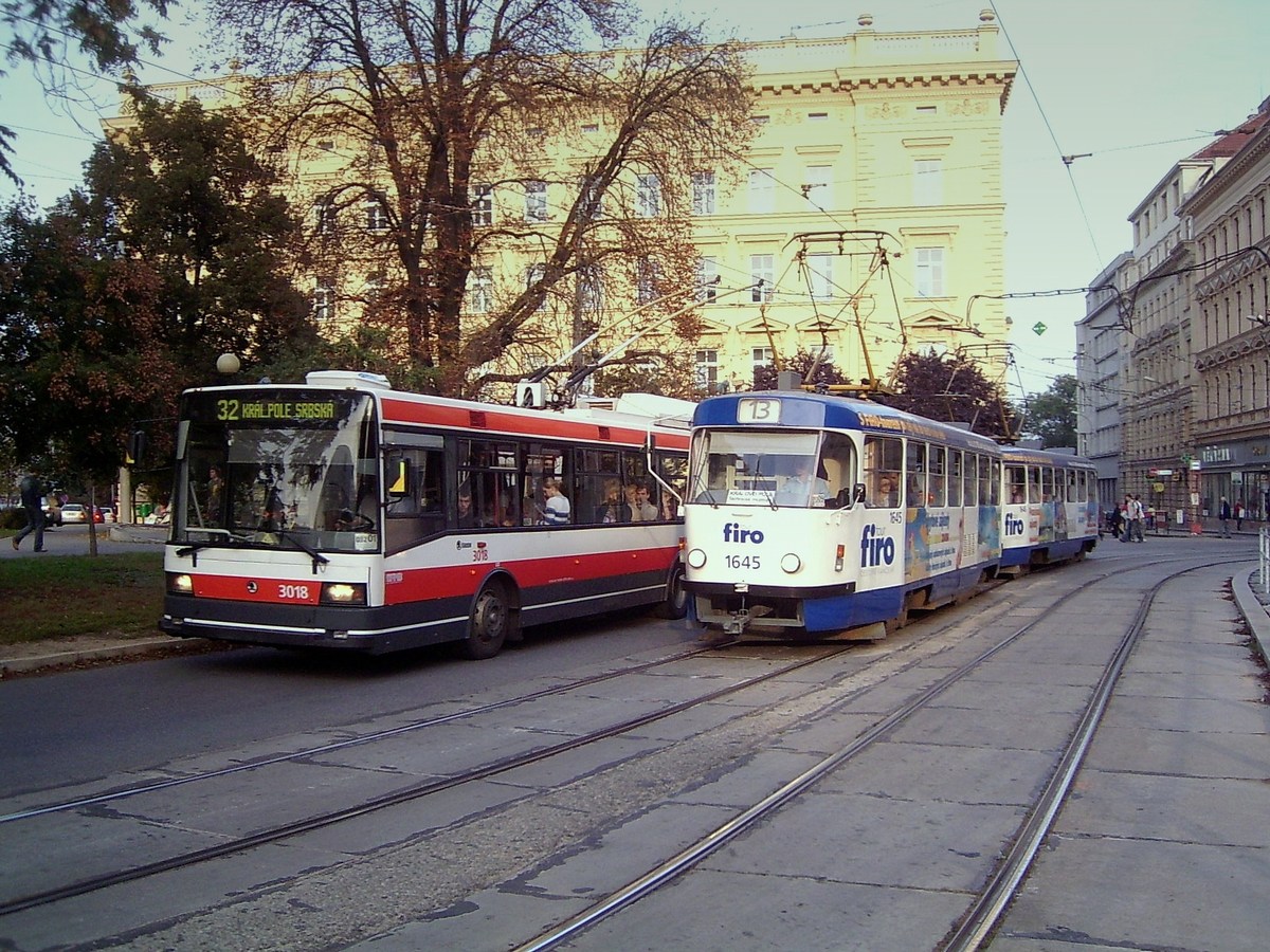 Брно, Škoda 21Tr № 3018; Брно, Tatra T3G № 1645