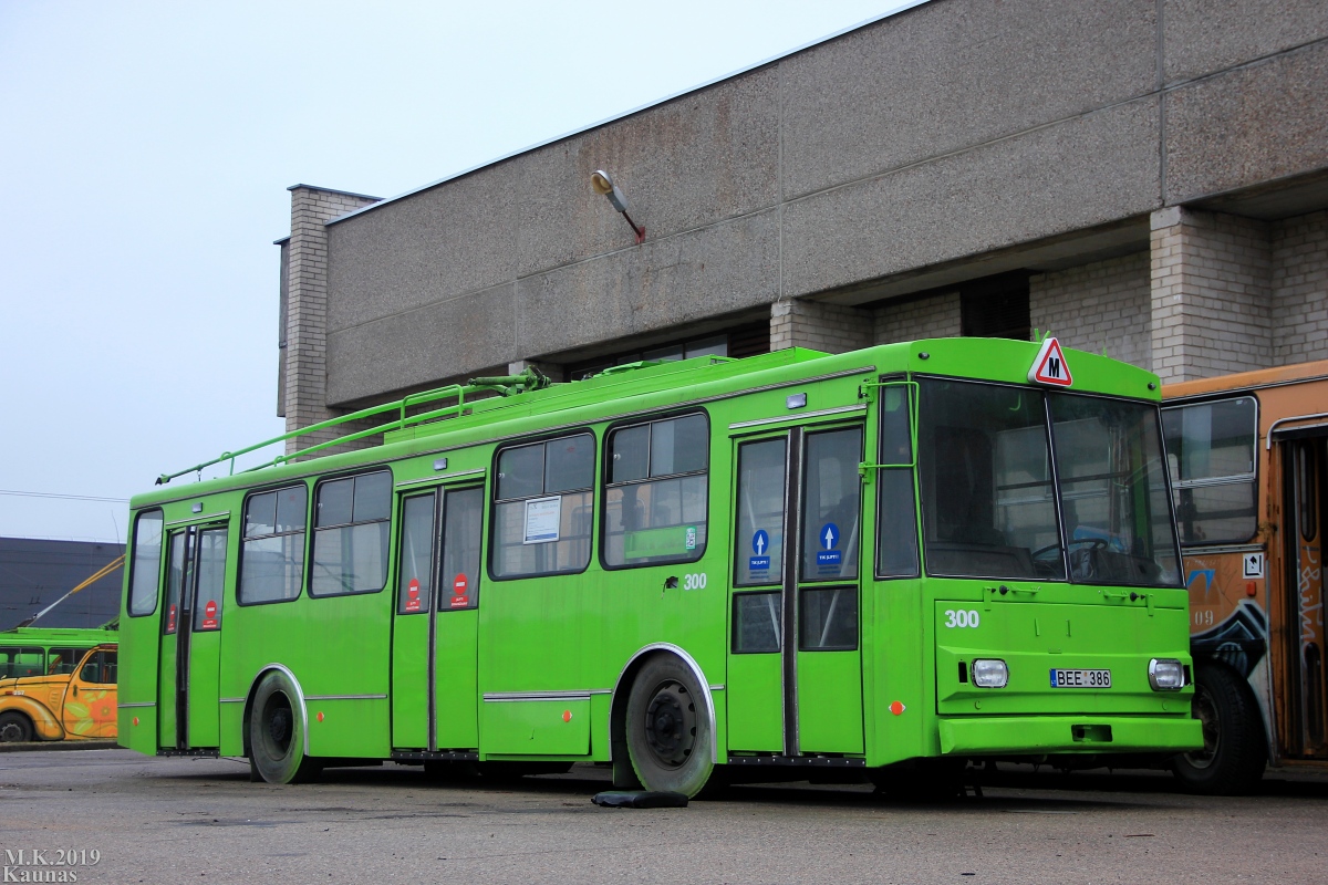 Каунас, Škoda 14Tr02/6 № 300