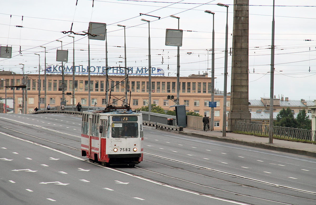 Санкт-Петербург, ЛМ-68М № 7582