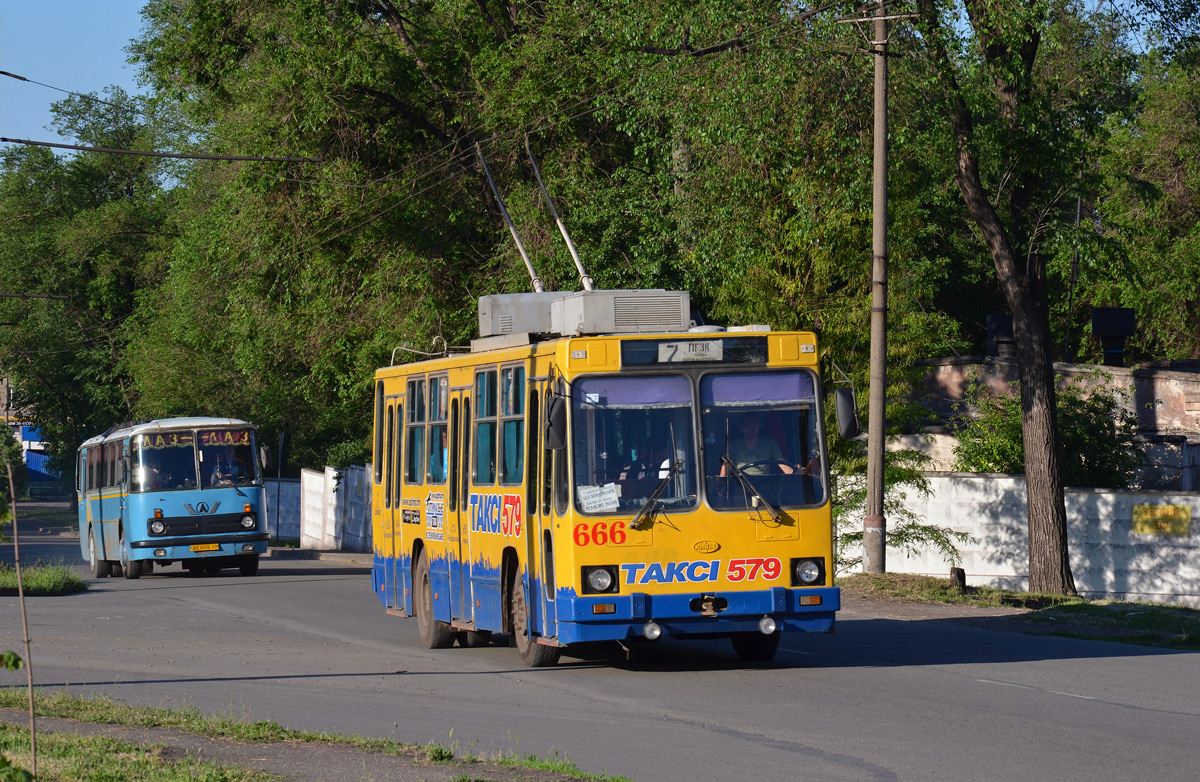 Кривой Рог, ЮМЗ Т2 мод. 7 № 666
