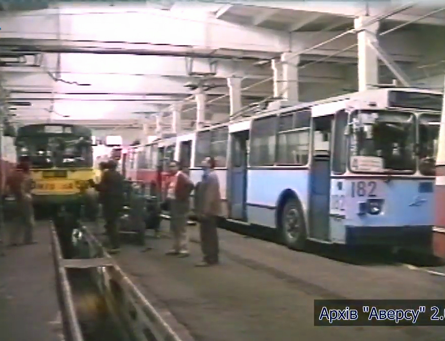 Луцк, ЗиУ-682Г [Г00] № 182; Луцк — Скриншоты с видео