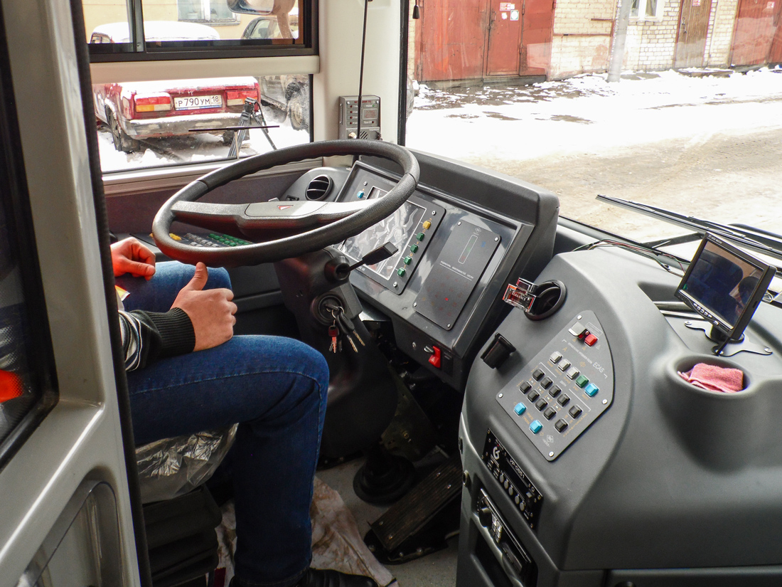 Киров, УТТЗ-6241-10-02 «Горожанин» № 777