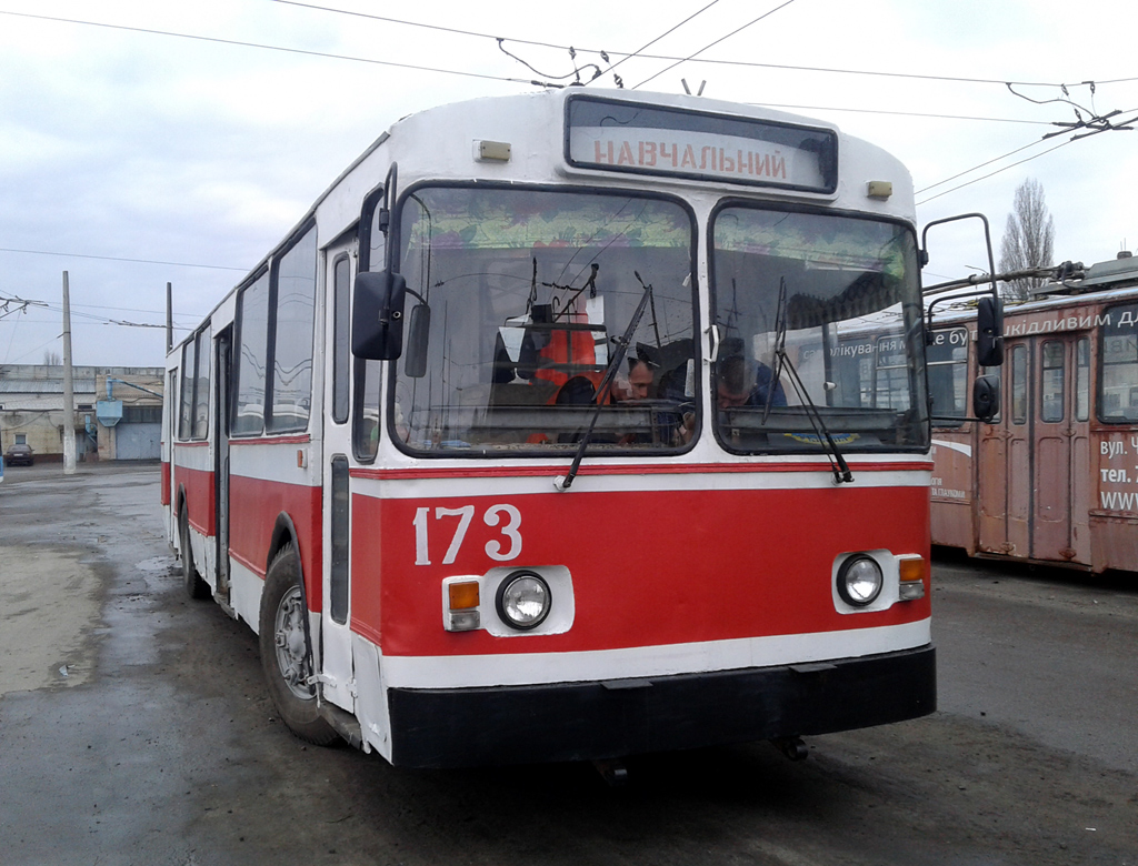 Хмельницкий, ЗиУ-682В № 173