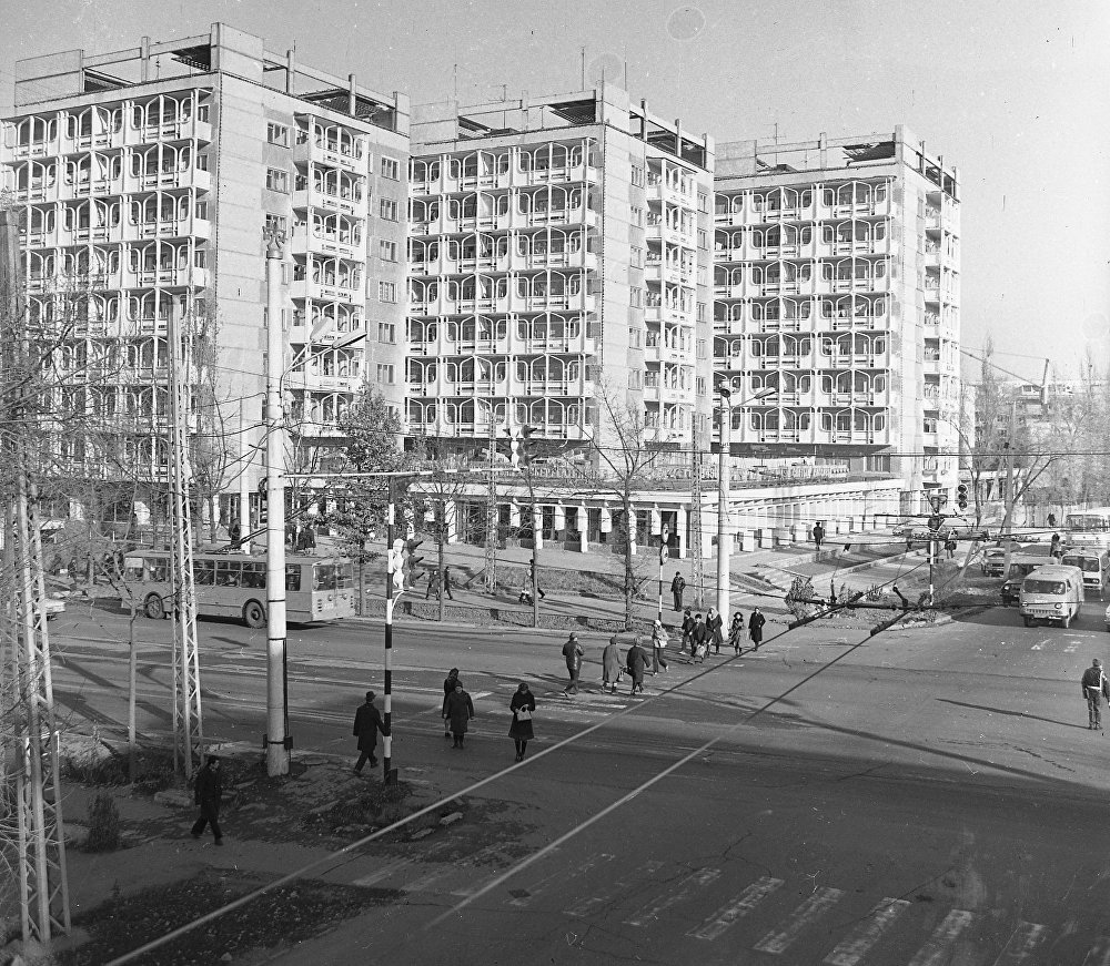 比什凯克 — Old photos; 比什凯克 — Trolleybus lines and rings