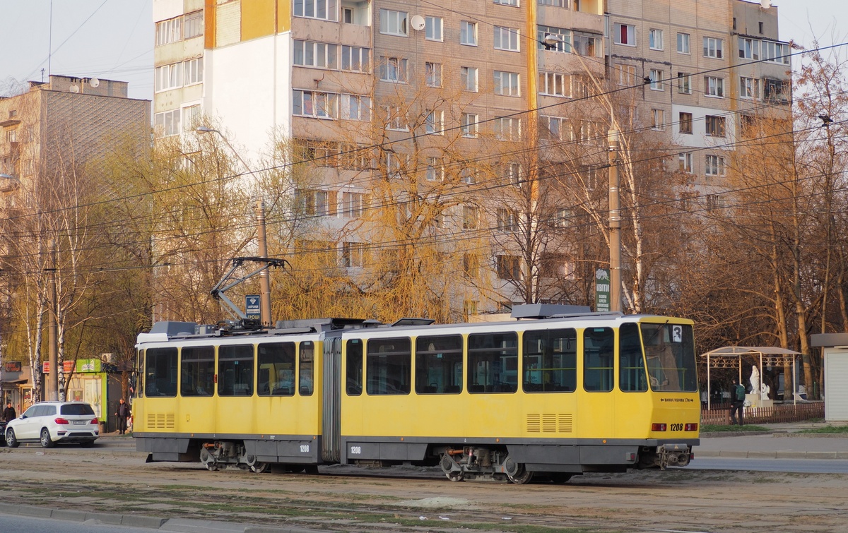 Львов, Tatra KT4DM № 1208