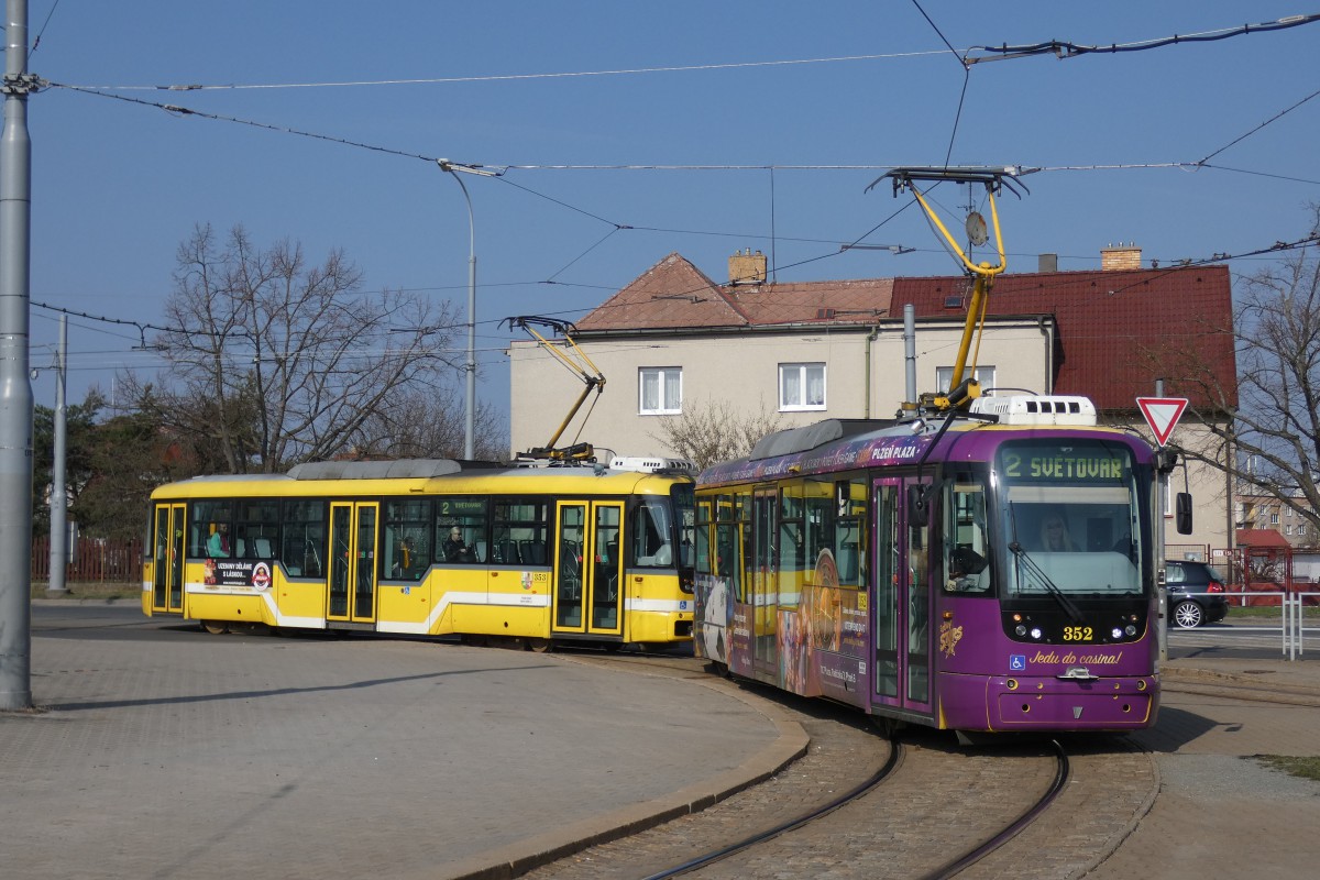 Пльзень, Vario LFR.S № 352; Пльзень, Vario LFR.S № 353