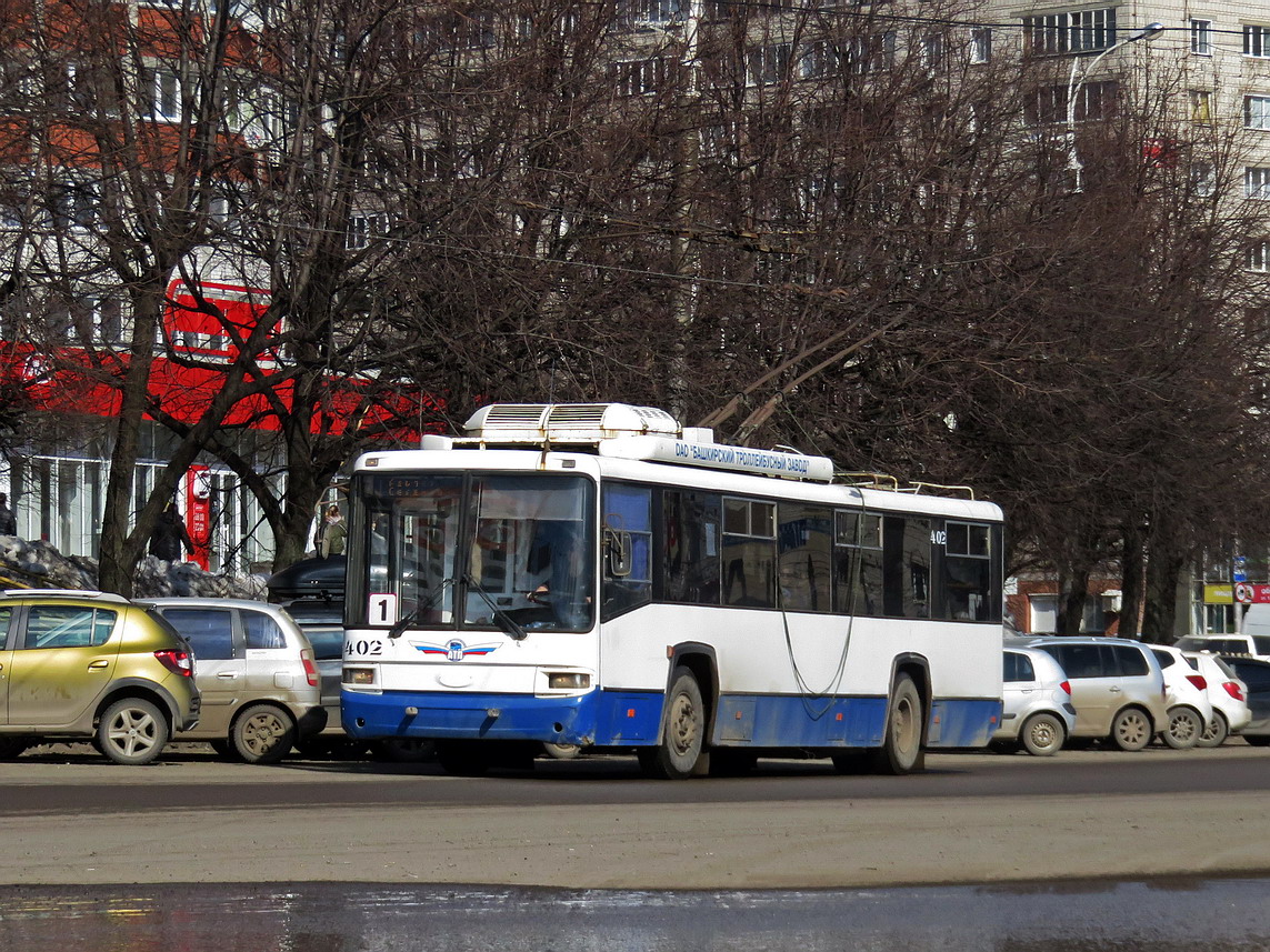 Киров, БТЗ-52767Р № 402