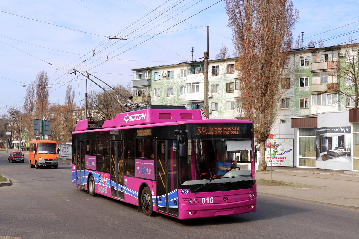 Krementchouk, Bogdan T70117 N°. 016