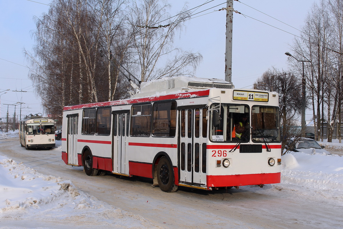 Йошкар-Ола, ЗиУ-682ГМ1 (с широкой передней дверью) № 296