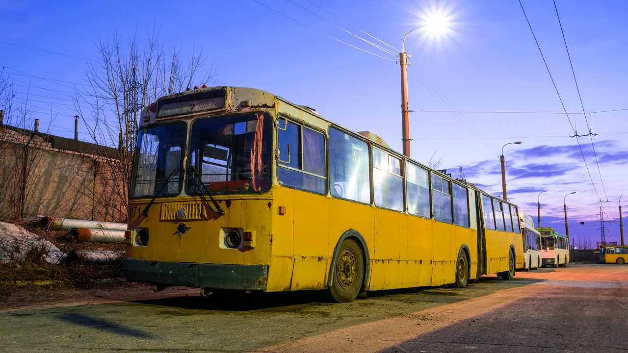 拉占, ZiU-620501 # 3071