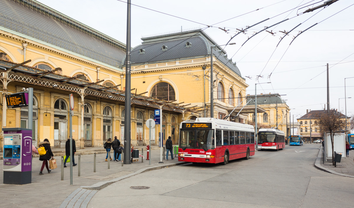 Будапешт, Ikarus 412.81 № 700