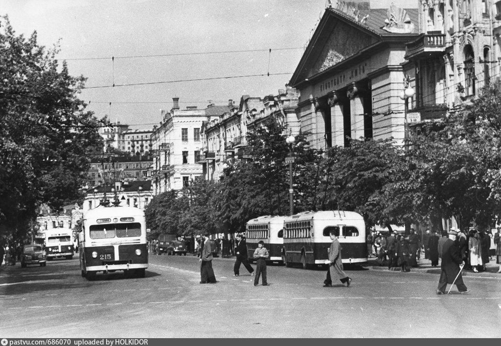 Kijów, MTB-82D Nr 215; Kijów — Historical photos