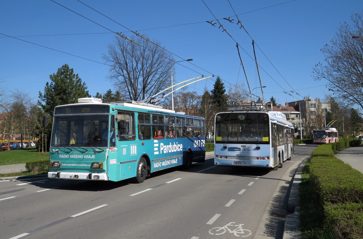 Пардубице, Škoda 14TrM № 343; Пардубице, Škoda 28Tr Solaris III № 404
