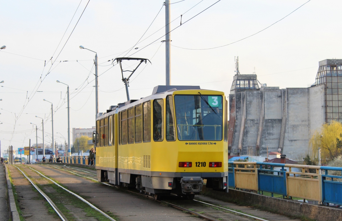 Львов, Tatra KT4DM № 1210