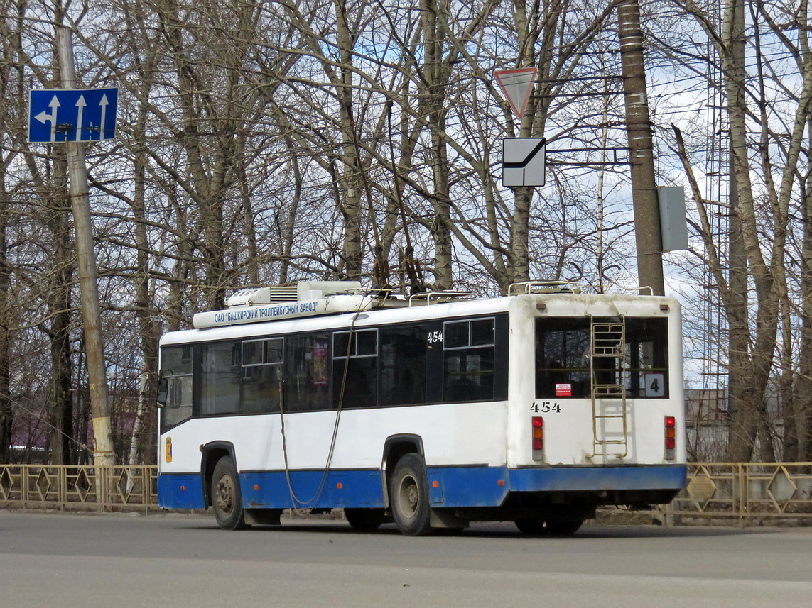 Киров, БТЗ-52767Р № 454