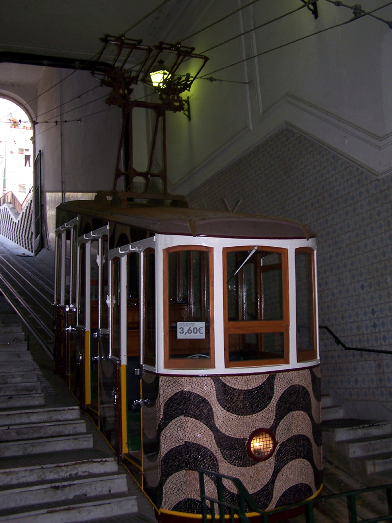 Лиссабонская агломерация, Фуникулёр* № 2