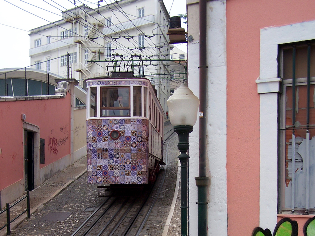 Лиссабонская агломерация, Фуникулёр* № 2