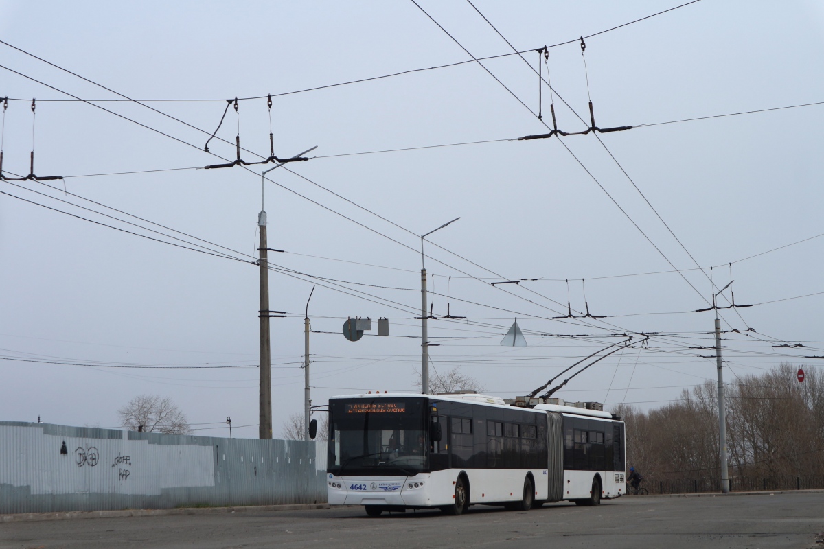 Киев, ЛАЗ E301D1 № 4642
