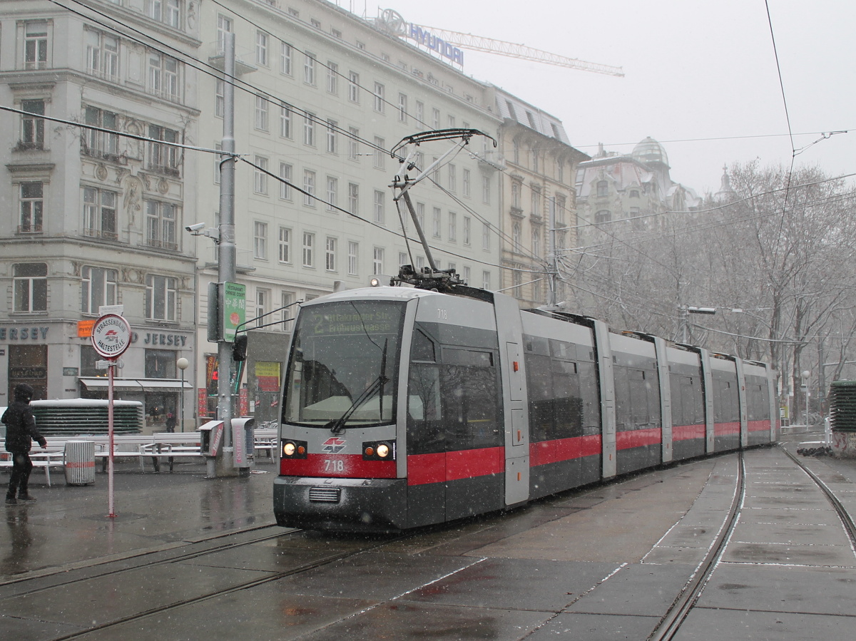 Vienna, Siemens ULF-B1 № 718