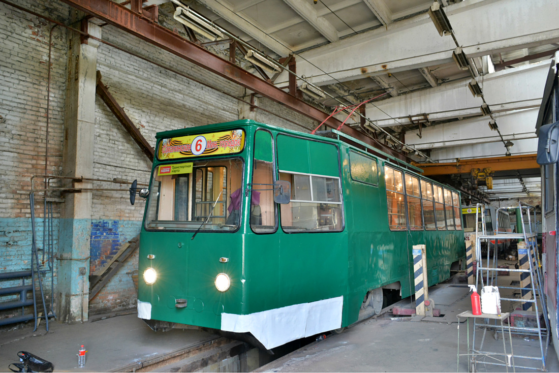 Vladivostok, 71-132 (LM-93) # 320; Vladivostok — Trams' Maintenance and Parts