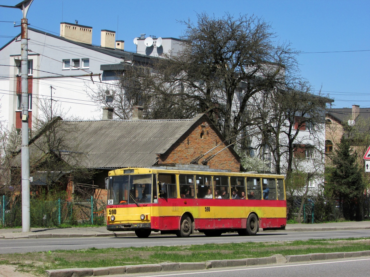 Львов, Škoda 14Tr11/6 № 590