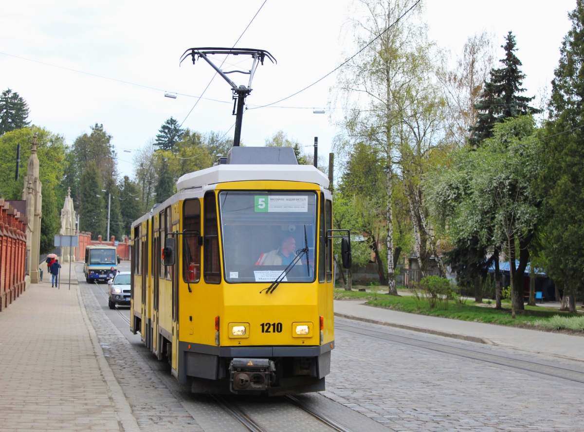Львов, Tatra KT4DM № 1210
