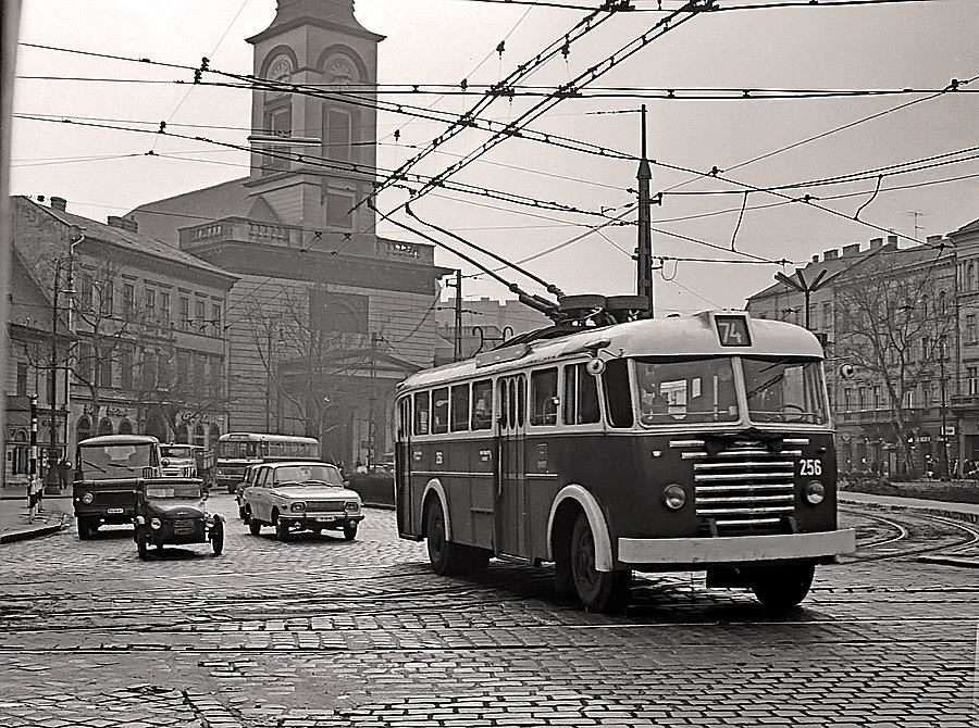 Будапешт, Ikarus 60T № 256