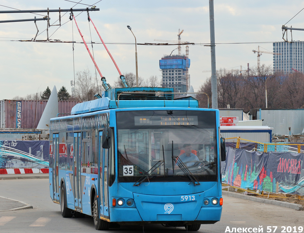 Moskva, VMZ-5298.01 “Avangard” č. 5913