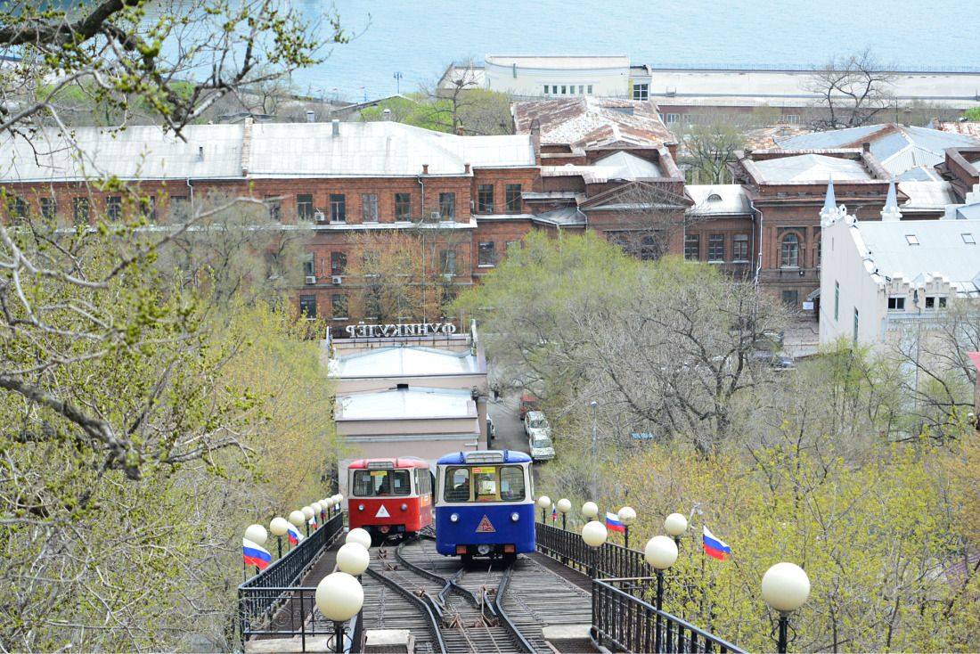 Владивосток, ЛВРЗ-1 № 1; Владивосток — Фуникулёр