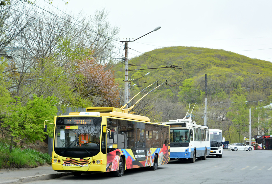 Владивосток, ВМЗ-5298.01 «Авангард» № 256; Владивосток — Тематические  троллейбусы