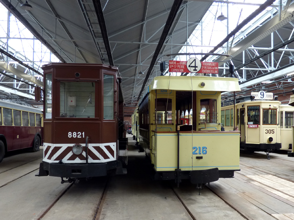 Антверпен, CGTA 2-axle motor car № 8821; Антверпен, Двухосный моторный Métallurgique № 216