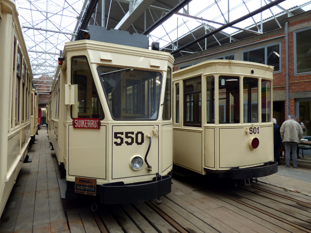 Антверпен, Двухосный моторный вагон № 550; Антверпен, CGTA 2-axle trailer № 601