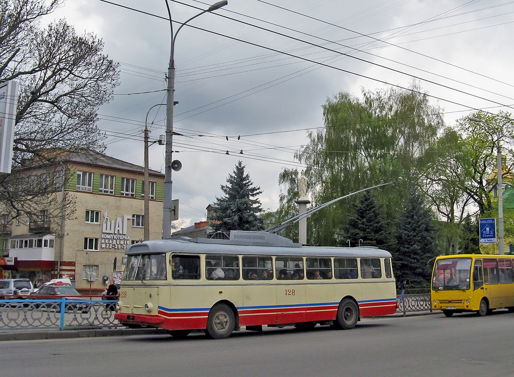 Ровно, Škoda 9TrHT28 № 128