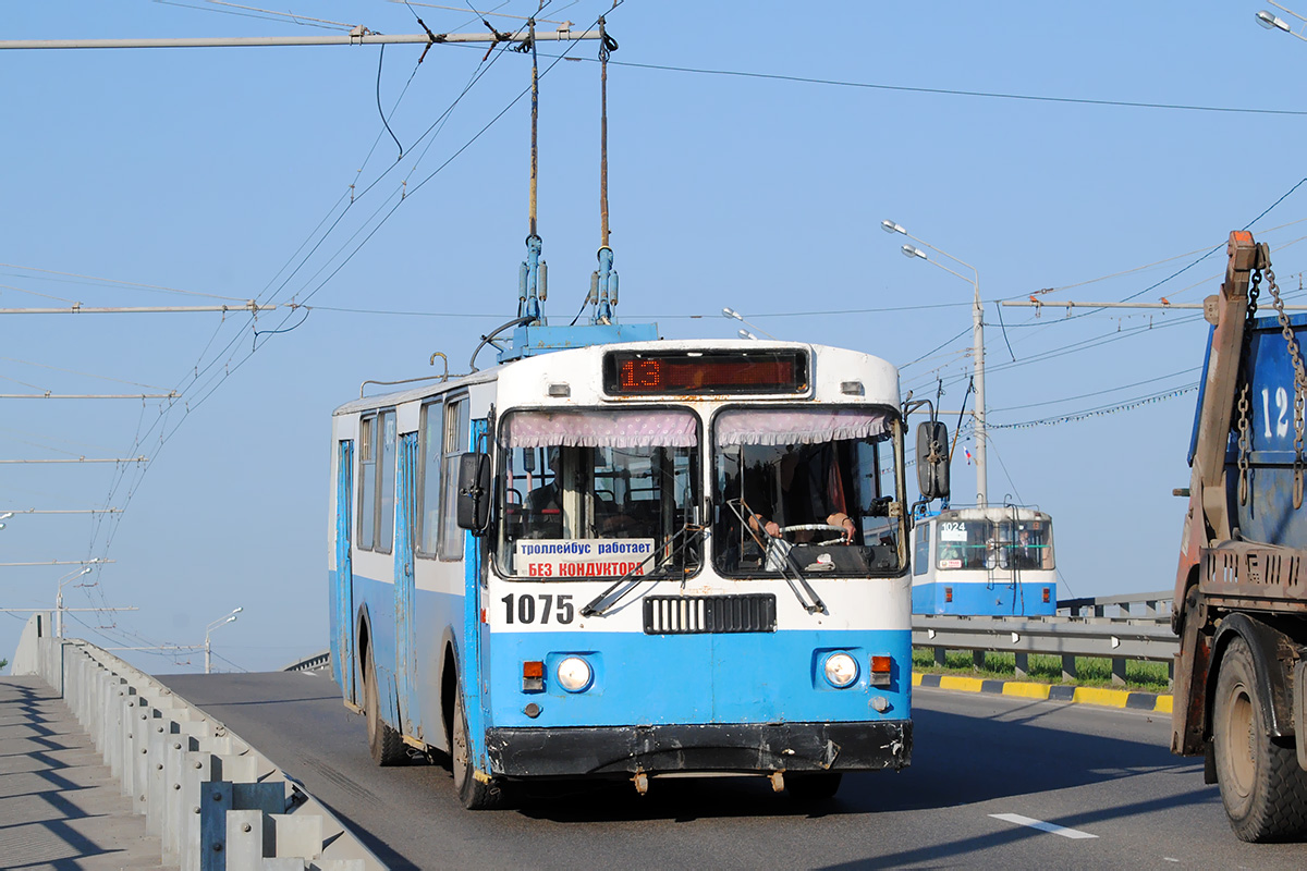 Брянск, ЗиУ-682Г-016 (012) № 1075