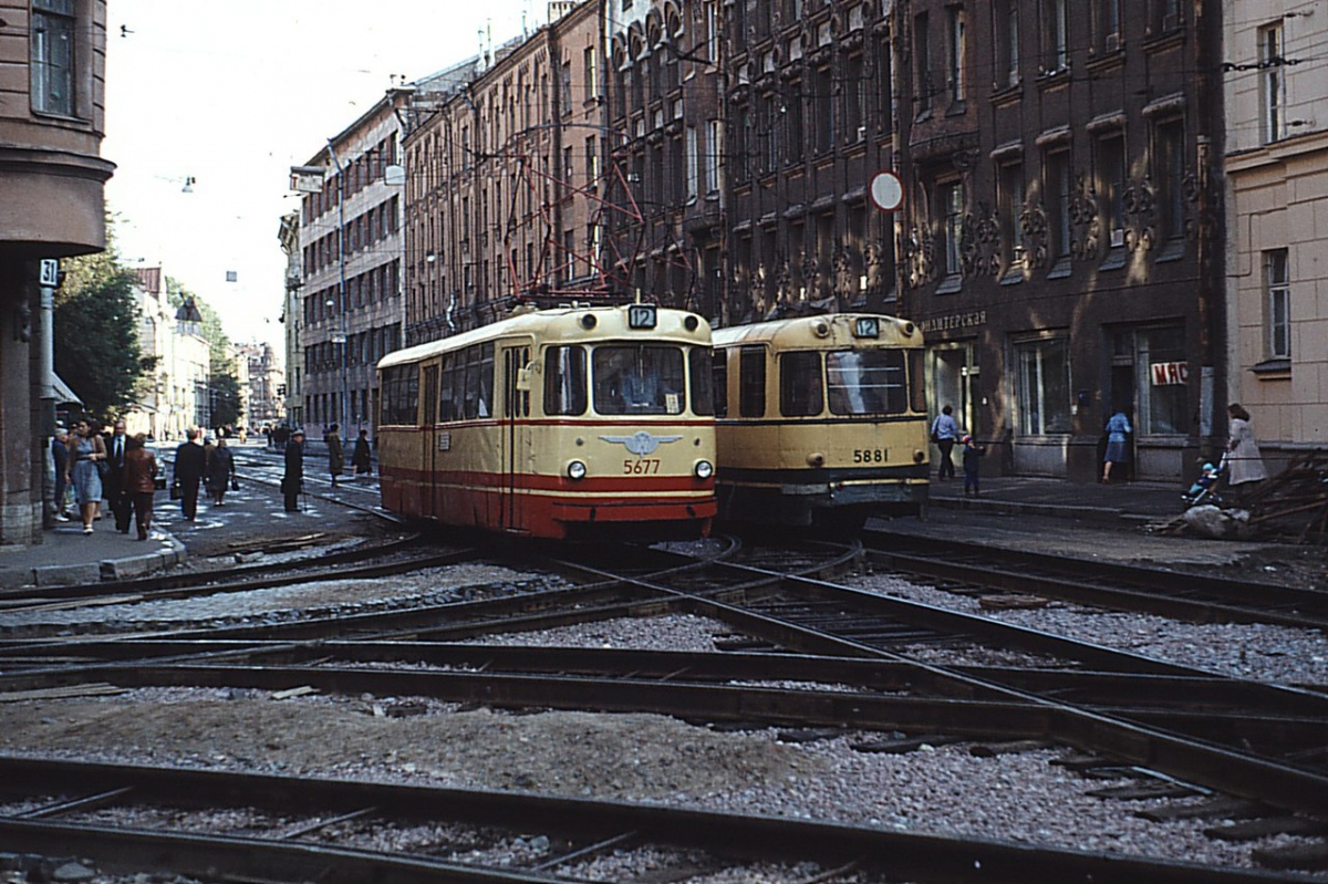 Sankt-Peterburg, LM-57 № 5677; Sankt-Peterburg, LM-57 № 5881